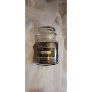 Yankee Candle Mistletoe Medium Jar 14.5oz NEW Green Christmas Winter Gift Xmas